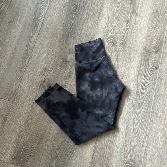 Lululemon 25” Wonder Train Leggings - Picture 5 of 5